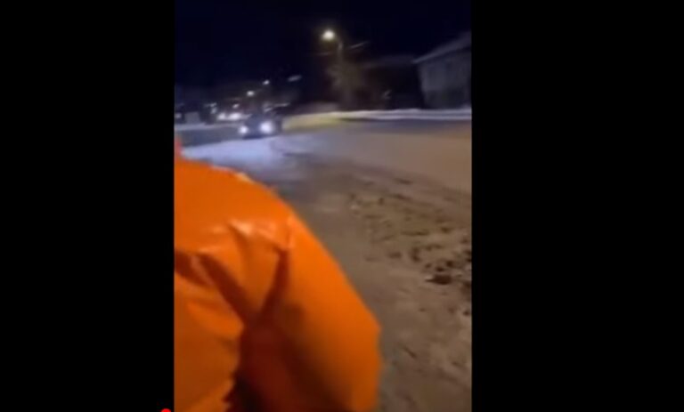 20-latek wjechał samochodem w nastolatki. Film mrozi krew w żyłach