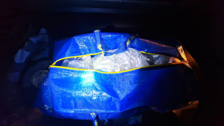 20-latek wiózł w worku 4 kg marihuany. Wpadł w ręce policji
