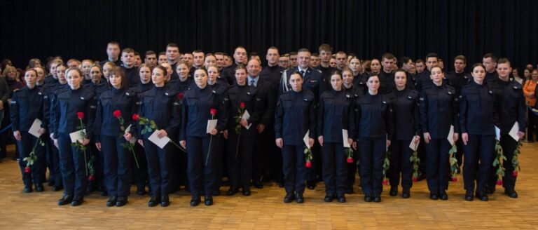 102 policjantów złożyło ślubowanie. 14 z nich podejmie służbę w Nowym Sączu, Limanowej i Gorlicach