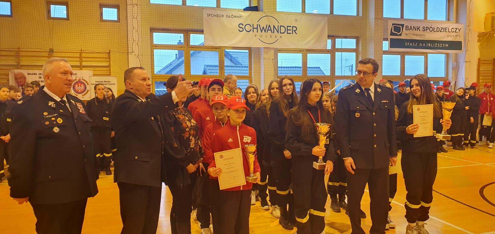 Brzezna, X Halowe Zawody Sportowo-Pożarnicze dla MDP im Antoniego Bieniasa