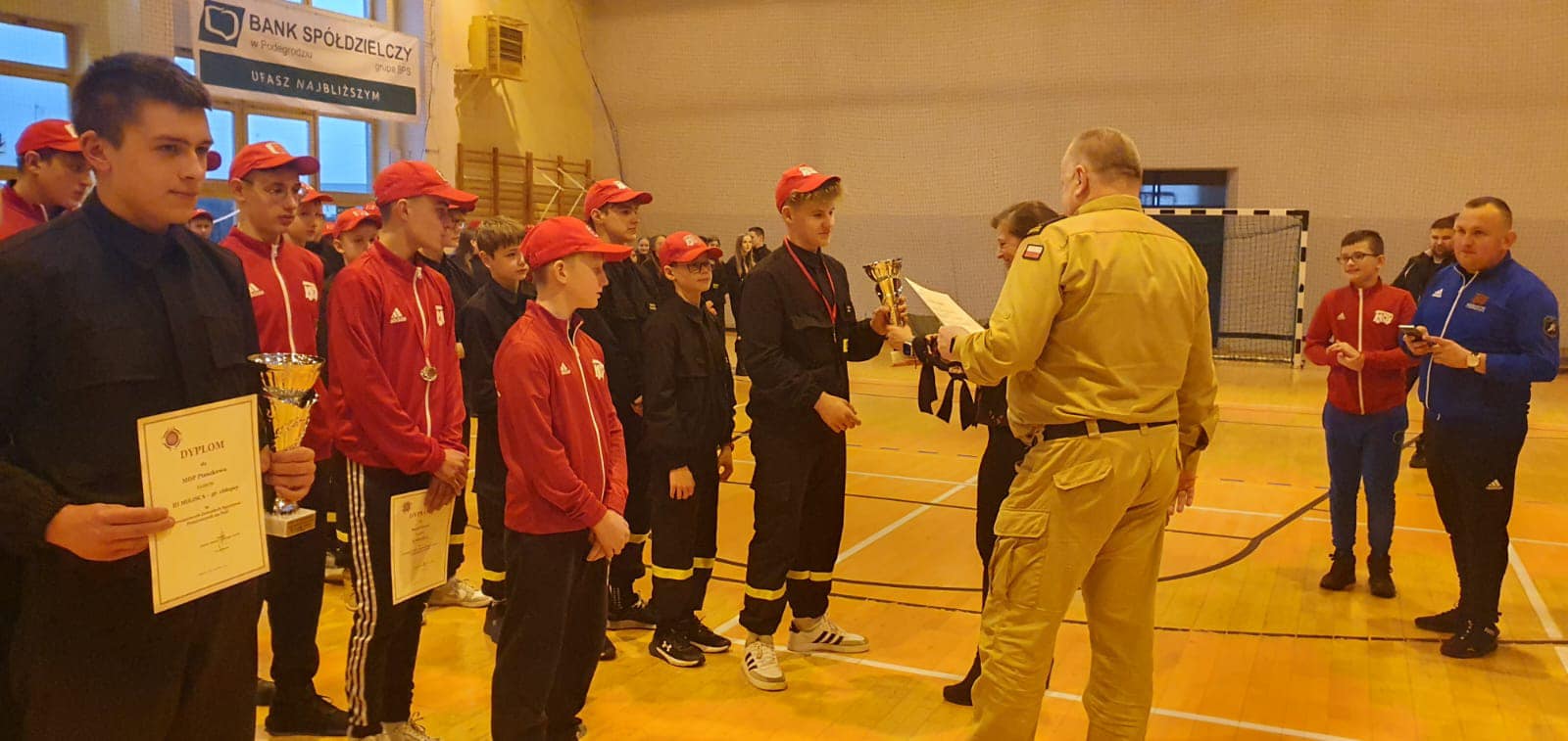 Brzezna, X Halowe Zawody Sportowo-Pożarnicze dla MDP im Antoniego Bieniasa