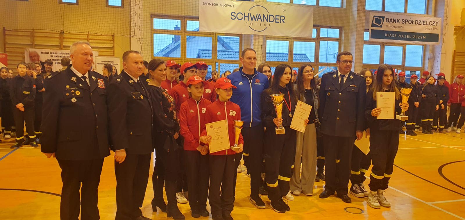Brzezna, X Halowe Zawody Sportowo-Pożarnicze dla MDP im Antoniego Bieniasa
