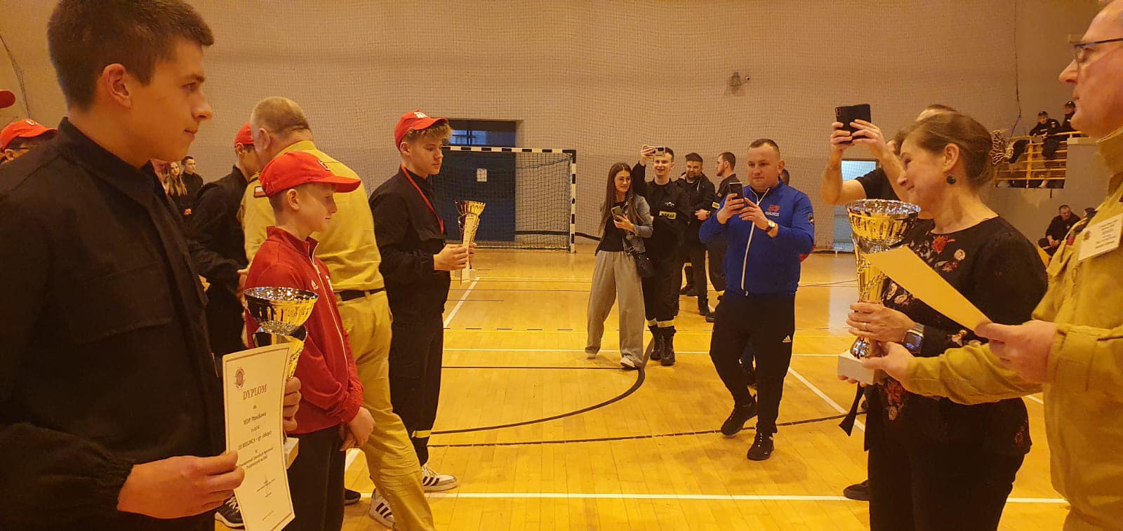 Brzezna, X Halowe Zawody Sportowo-Pożarnicze dla MDP im Antoniego Bieniasa