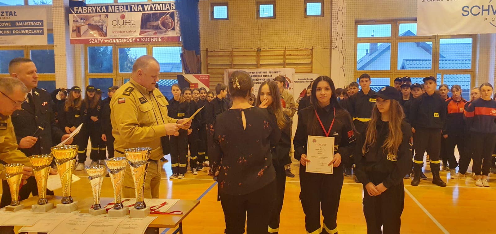 Brzezna, X Halowe Zawody Sportowo-Pożarnicze dla MDP im Antoniego Bieniasa