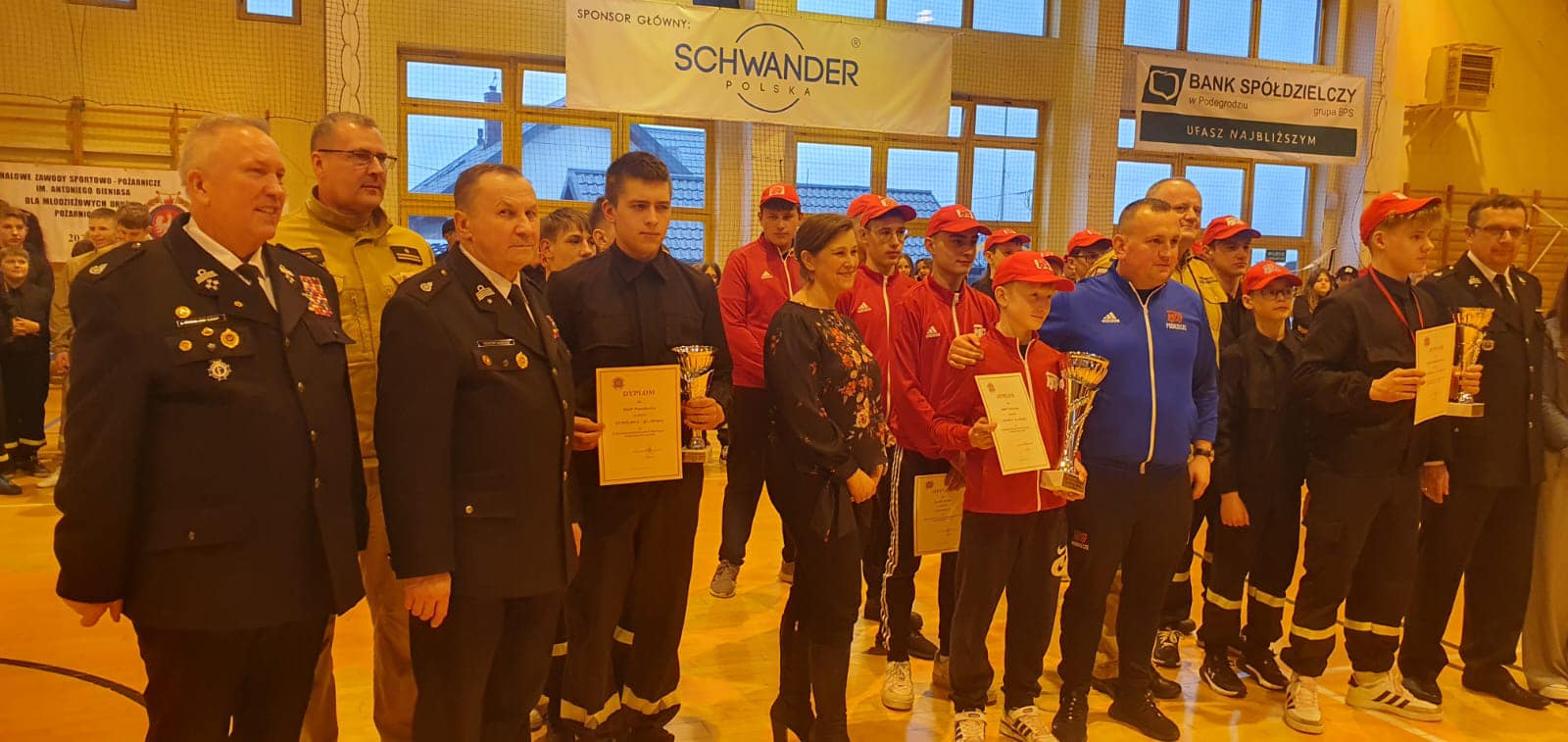Brzezna, X Halowe Zawody Sportowo-Pożarnicze dla MDP im Antoniego Bieniasa