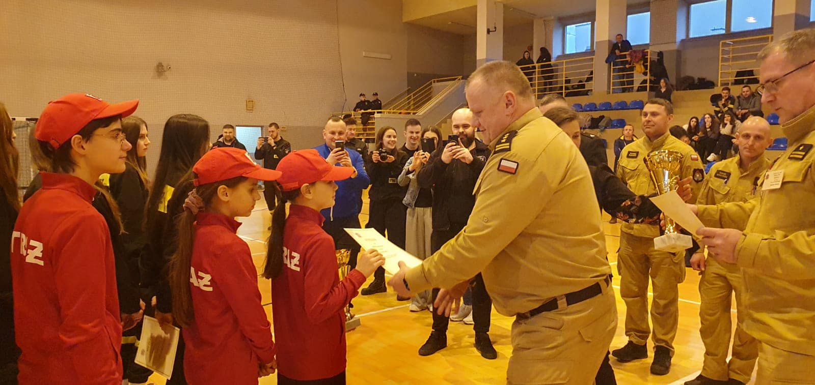 Brzezna, X Halowe Zawody Sportowo-Pożarnicze dla MDP im Antoniego Bieniasa