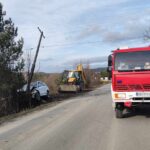 Królowa Górna, samochód uderzył w słup