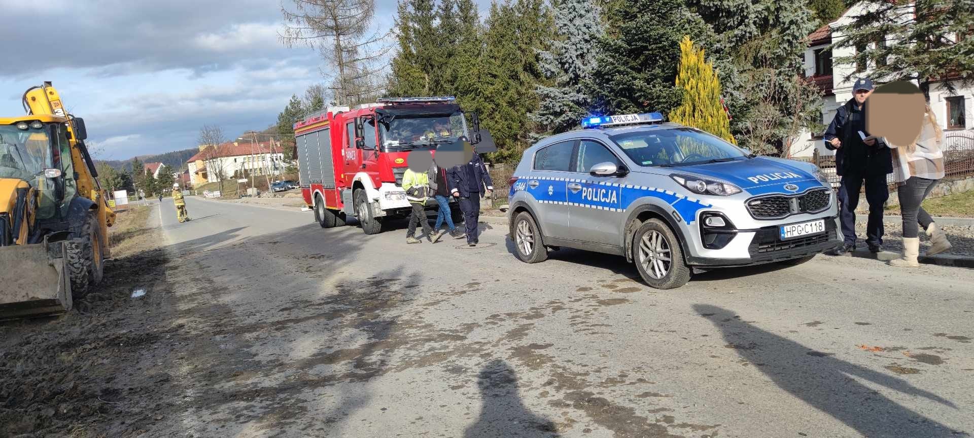 Królowa Górna, samochód uderzył w słup