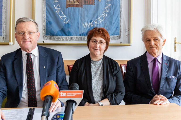 ,,Zdradzony” Artur Czernecki wystartuje z listy prezydenta Handzla. Jurowicz i Pancerz kończą z samorządem