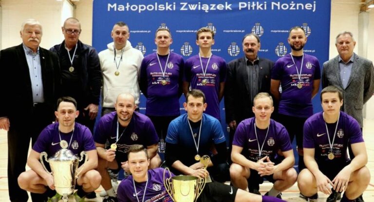 Piłkarscy sędziowie z KS Nowy Sącz najlepsi w Małopolsce