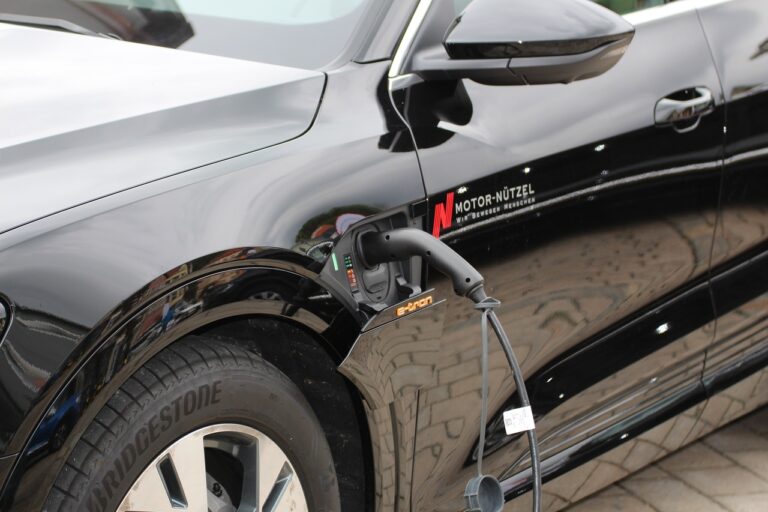 W Bobowej stanęła nowoczesna i prosta w obsłudze stacja do ładowania ,,elektryków”