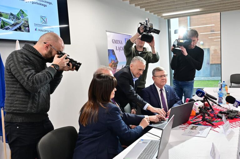 Zainwestują 99 milionów, aby podróżni mogli ominąć Łącko