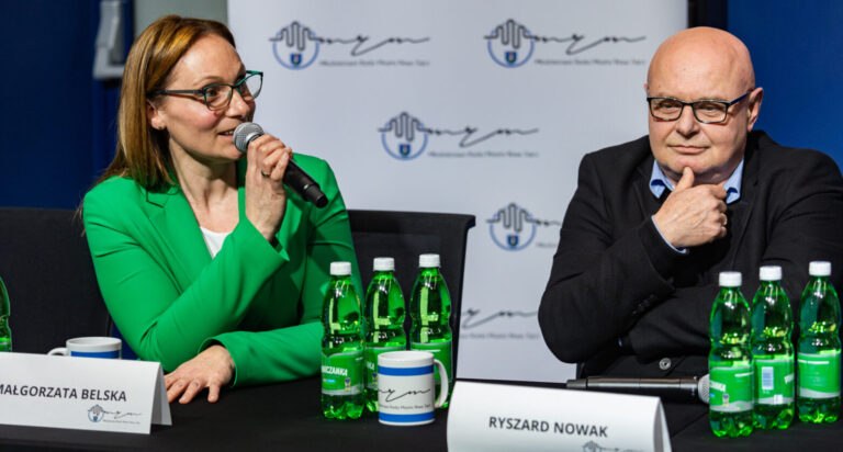 Polityka po sądecku. Gest „poderżnięcia gardła” po prezydenckiej debacie