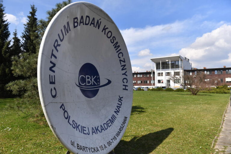 Burza geomagnetyczna osiągnęła poziom G4; mogą być problemy z sieciami energetycznymi