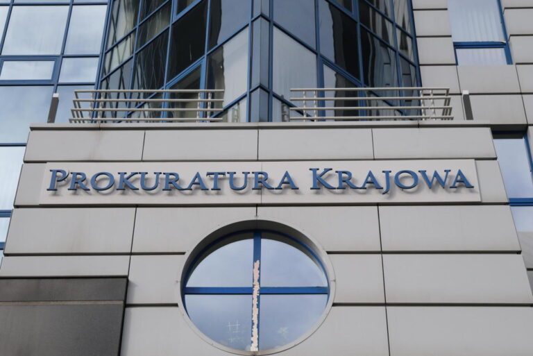 Zarzuty dla zatrzymanych ws. Funduszu Sprawiedliwości. Wniosek o areszt dla księdza pochodzącego z naszego regionu