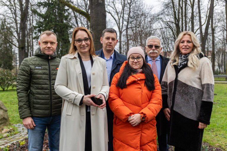 Belska przedstawiła drużynę do rady: odeszłam z urzędu, bo nie chciałam być przedłużeniem długopisu