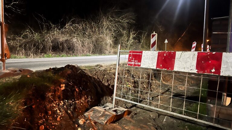 Nowy Sącz. Ruszyła budowa chodnika na ul. Barskiej [zdjęcia]