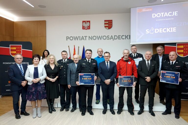 Tysiące złotych dla służb z powiatu nowosądeckiego