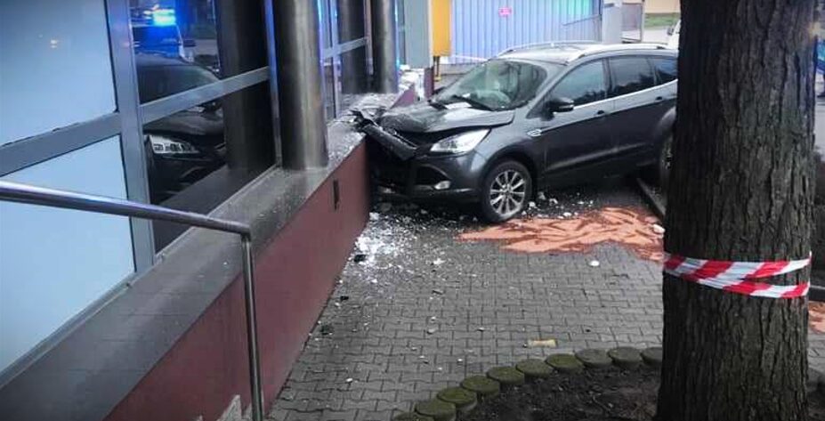 uderzył w ZUS, wypadek, Nowy Sącz