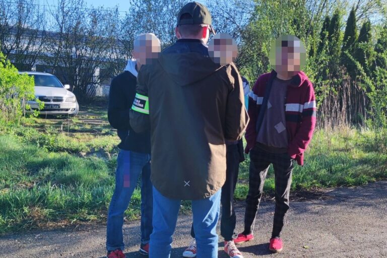 Straż Graniczna zatrzymała w Nowym Sączu dwóch obywateli Indonezji