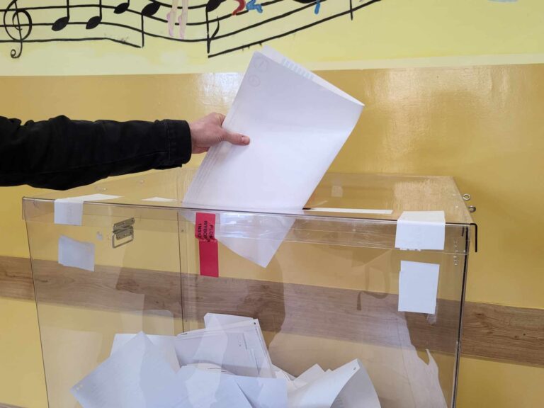 Znamy wyniki sondażu exit poll!