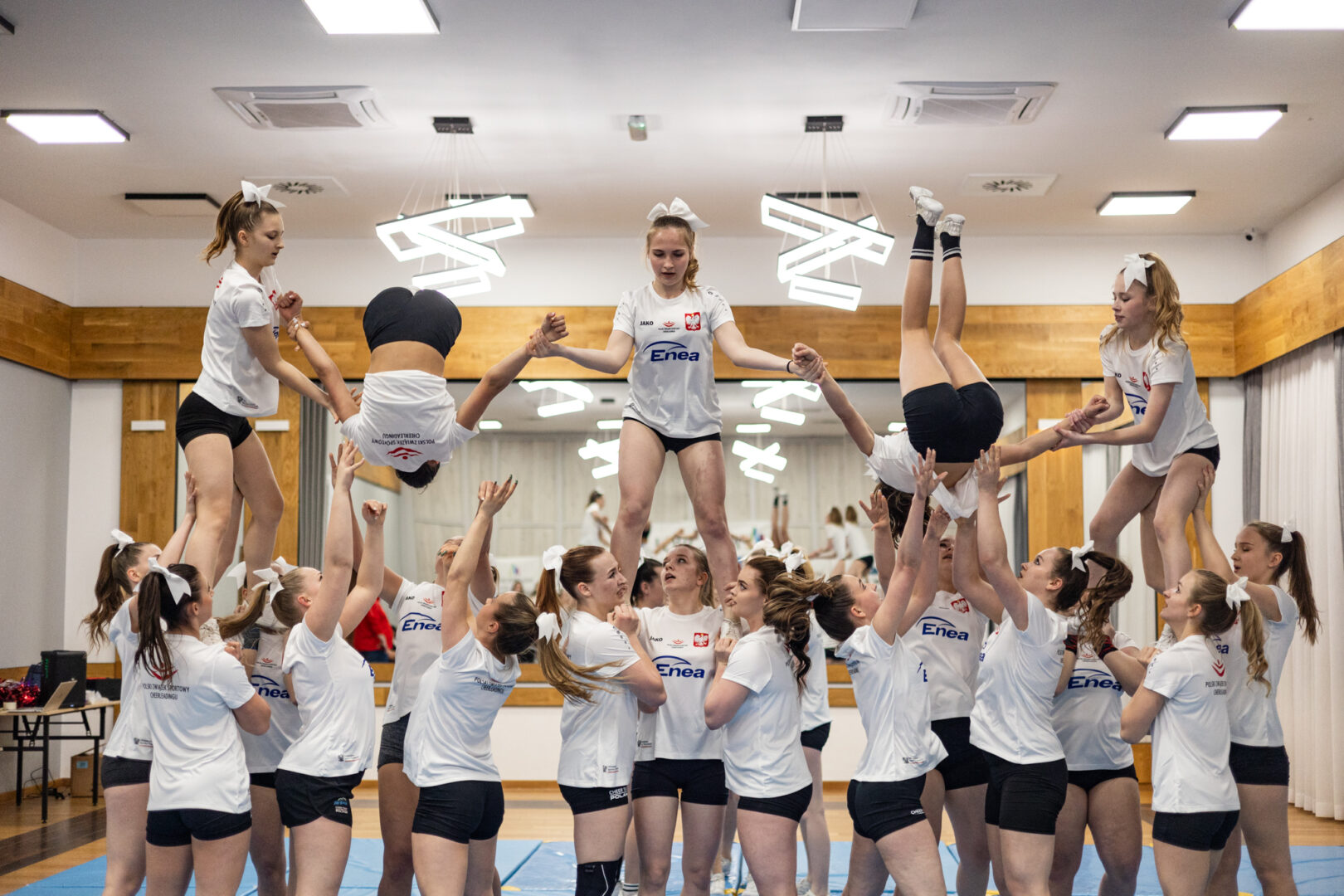 Global Cheer