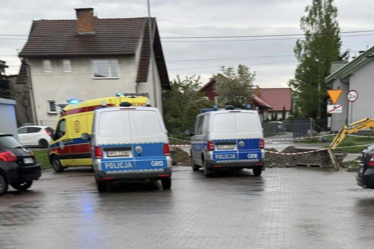 Na parkingu Biedronki zaroiło się od policjantów