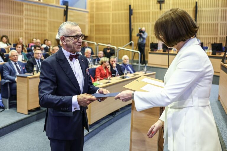 Jan Duda krytycznie o radnych PiS w sejmiku: „walka buldogów pod dywanem”