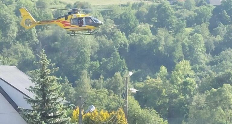 Spadł z rusztowania wprost na ogrodzenie. W akcji LPR