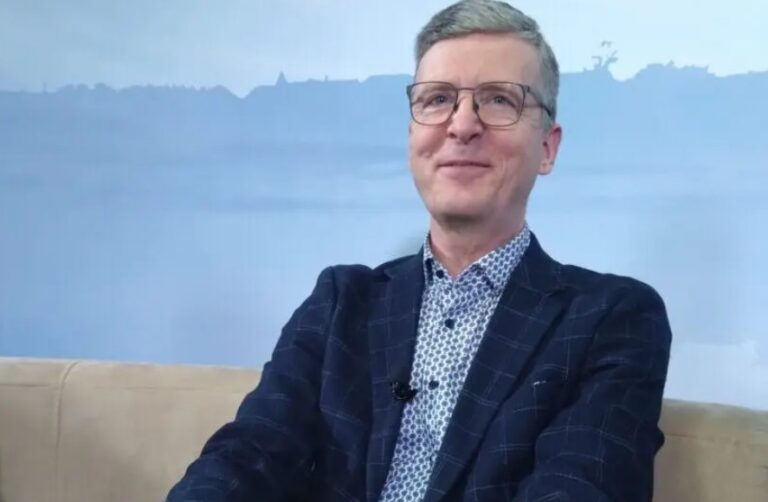 Profesor polonistyki Wojciech Kudyba otrzymał jedynkę z wypracowania w sądeckim liceum. Nauczycielka czerpie przyjemność ze stawiania złych ocen?