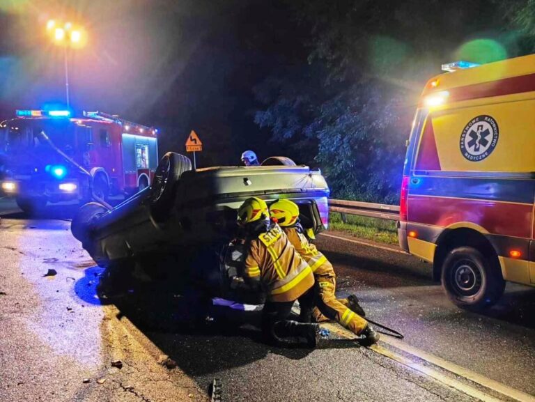 Dachowanie BMW. Autem podróżowali Słowacy