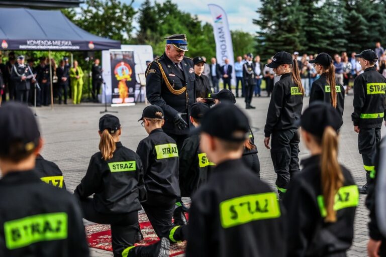 30 lat spieszą ludziom na ratunek. Piękny jubileusz OSP w Brzeznej [ZDJĘCIA]