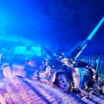 Nawojowa, samochód uderzył w barierki i latarnię