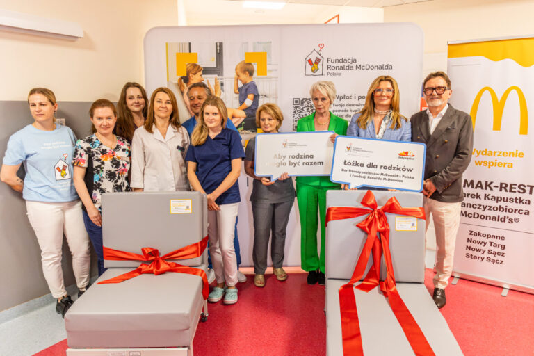 Łóżka dla rodziców czuwających przy chorych dzieciach. Fundacja Ronalda McDonalda przekazała dar dla sądeckiego szpitala