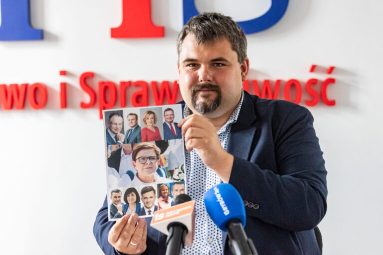 Poseł Wicher apeluje do rządzących: dbajcie o honor polskiego munduru. Wypuśćcie żołnierzy, którzy bronią naszych granic