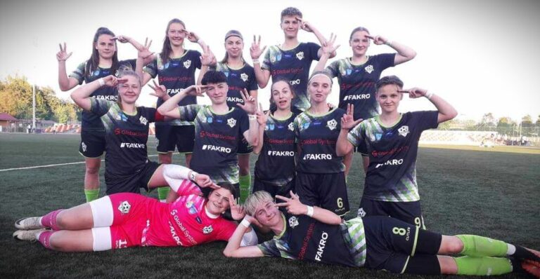 UKS 3 Staszkówka Jelna zakończył zmagania w Orlen 1 lidze. Juniorki zagrają o Mistrzostwo Polski