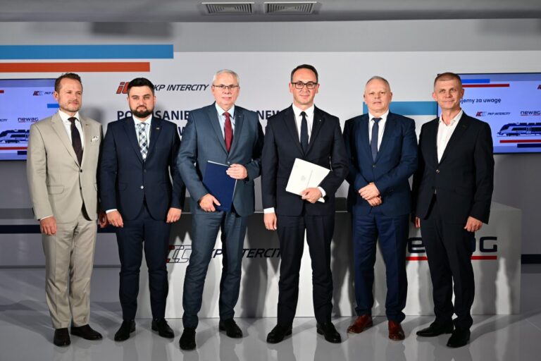 Historyczny przetarg firmy Newag z PKP podpisany!