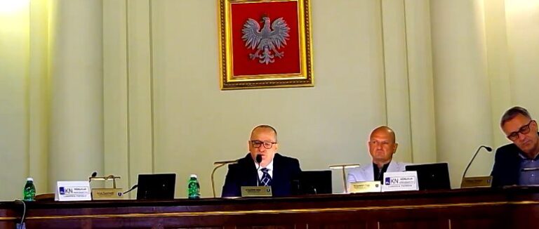 Trwa V Sesja Rady Miasta Nowego Sącza. Emocje wokół finansowania Sandecji [TRANSMISJA LIVE]