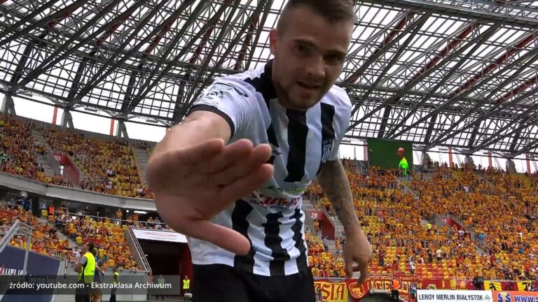 Sandecja trafia do historii! Sędzia Szymon Marciniak wskazał na środek boiska