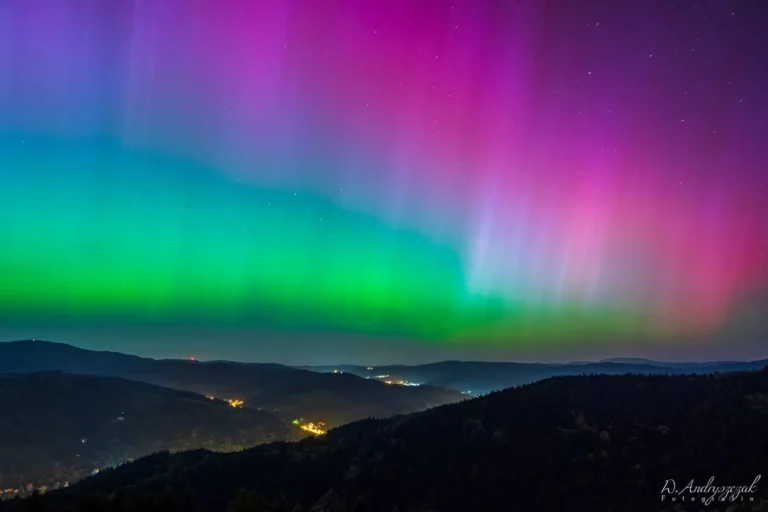 To będzie noc pełna cudów. Na niebie zobaczymy jednocześnie zorzę i Perseidy…