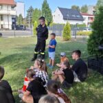 z rozszczepem przez świat