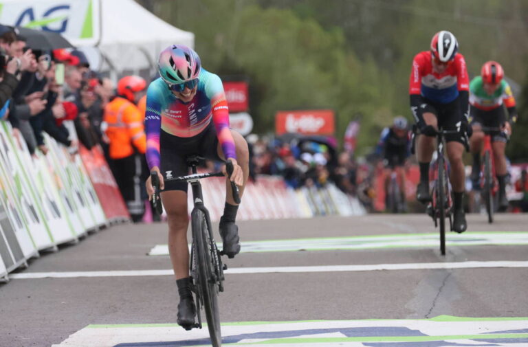 Tour de France kobiet – Niewiadoma zdobyła koszulkę liderki