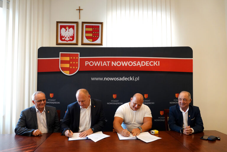 Umowa podpisana – impreza już w niedzielę! Zobacz co potrafi Pudzianowski!