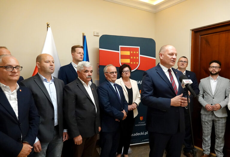 Krynica-Zdrój. Filia wydziału komunikacji otwarta. Niebawem taką samą zyska kolejna miejscowość
