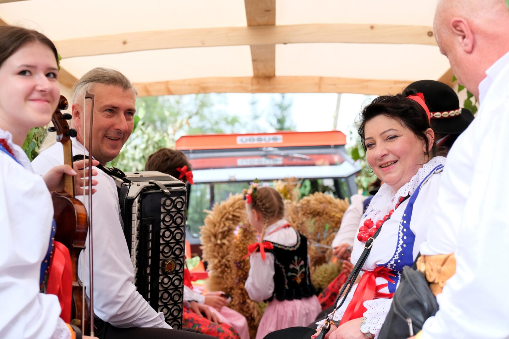 korowód dożynkowy Korzenna