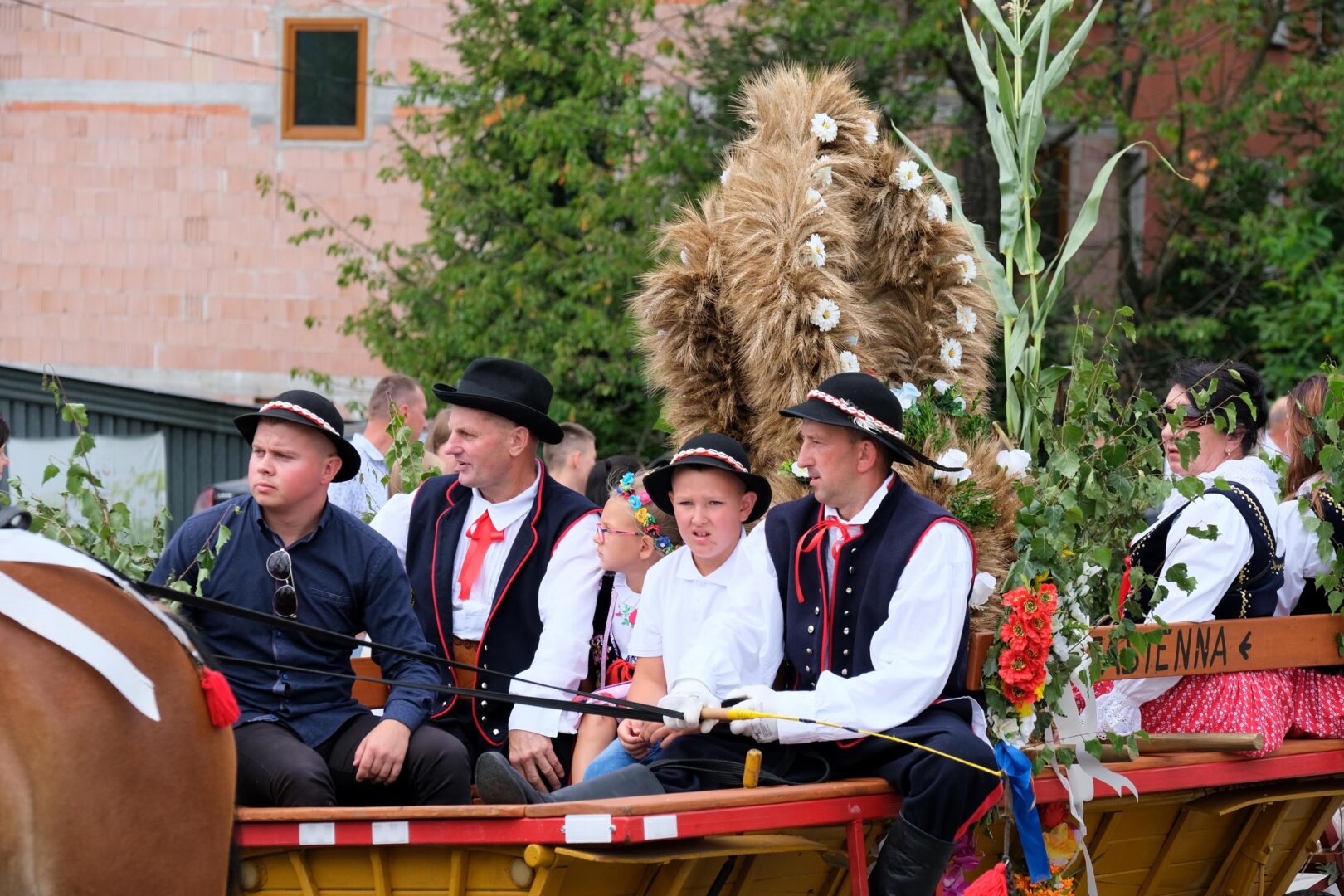 korowód dożynkowy Korzenna