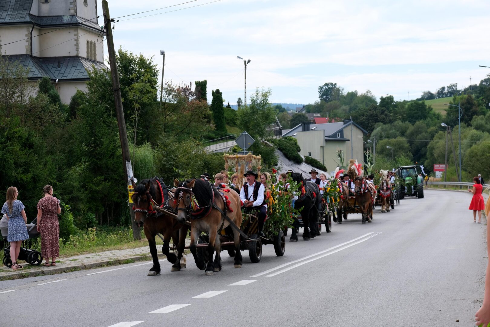 korowód dożynkowy Korzenna