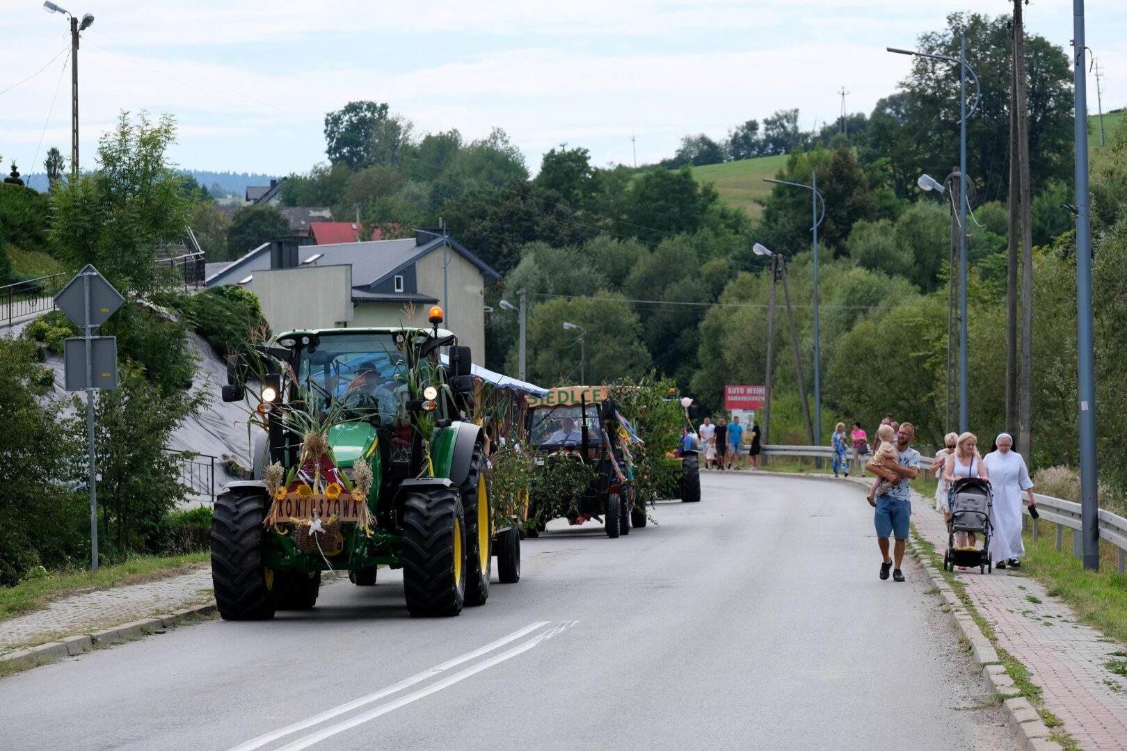 korowód dożynkowy Korzenna