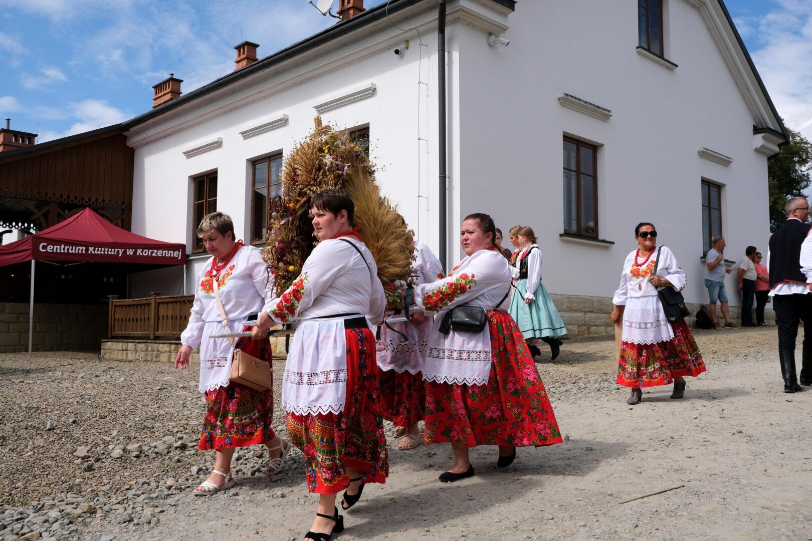 korowód dożynkowy Korzenna
