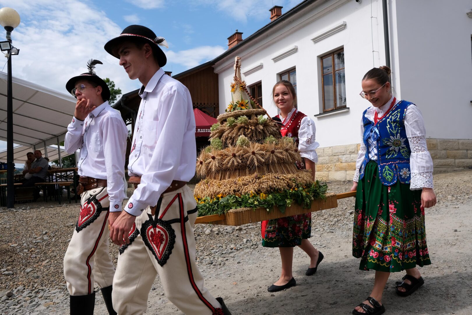 korowód dożynkowy Korzenna